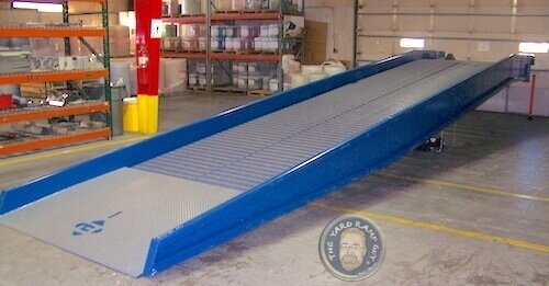 Bluff Mobile Yard Ramp, Hydraulic, 30K Capacity, 96" Wide, 36 ft Long