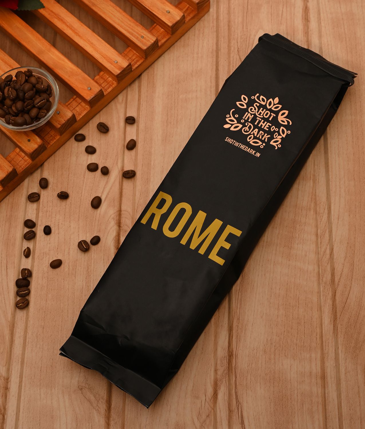 Rome : Shot in the Dark House Roast. 90% Arabica coffee blended with 10 % Robusta