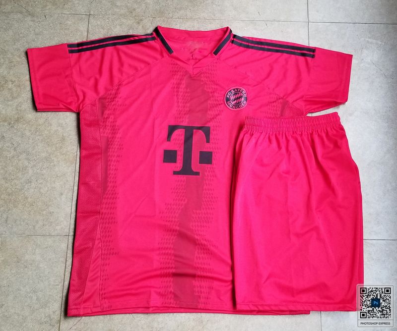 UNIFORME BAYERN MUNICH LOCAL 2025 DRI-FIT UNIFORME BAYERN MUNICH LOCAL 2025 DRI-FIT