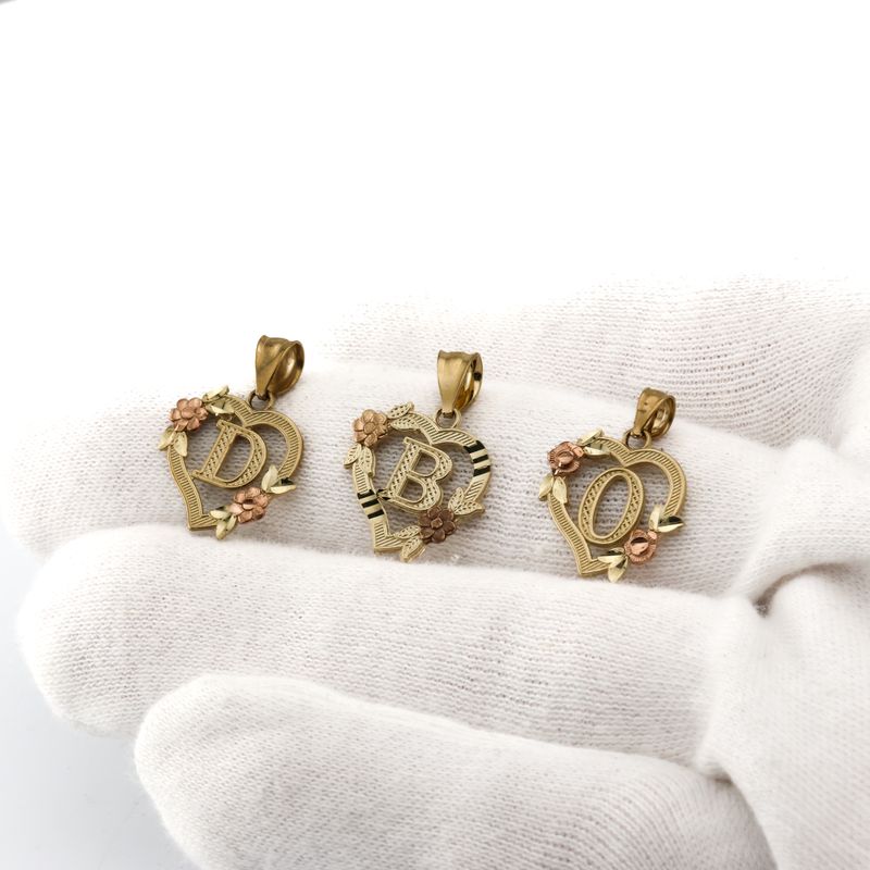 10k Heart Inital pendant