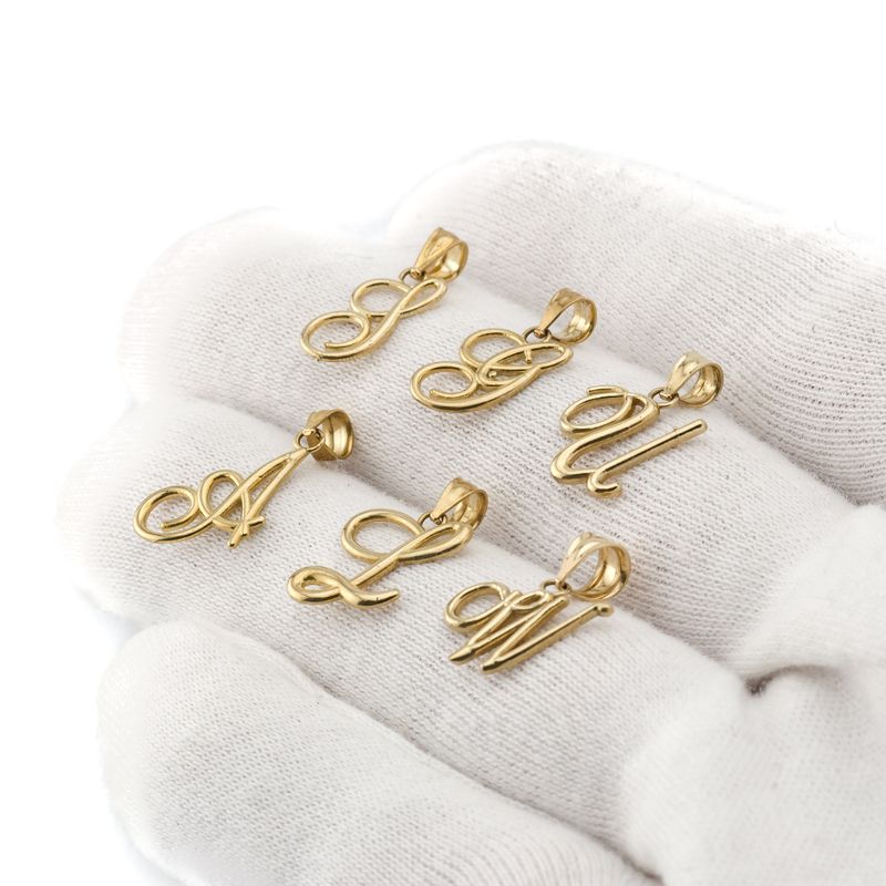 10k Letter pendant xs