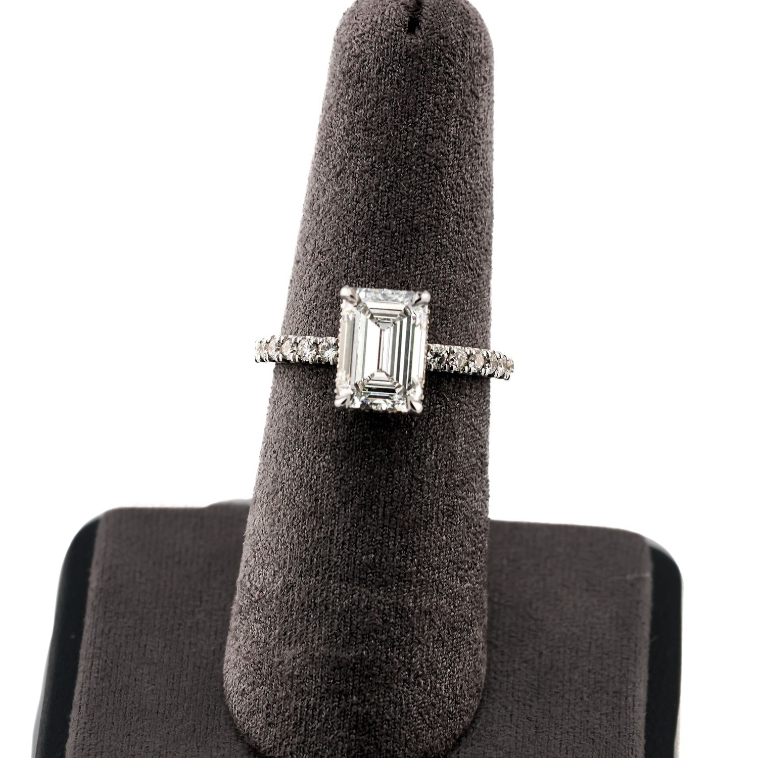 14k wg Emerald  Bridal with halo