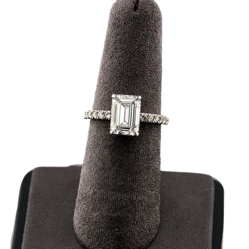 14k wg Emerald  Bridal with halo