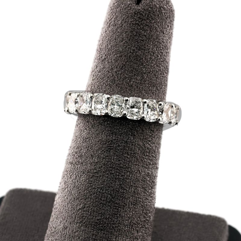 14k L Cushion eternity band