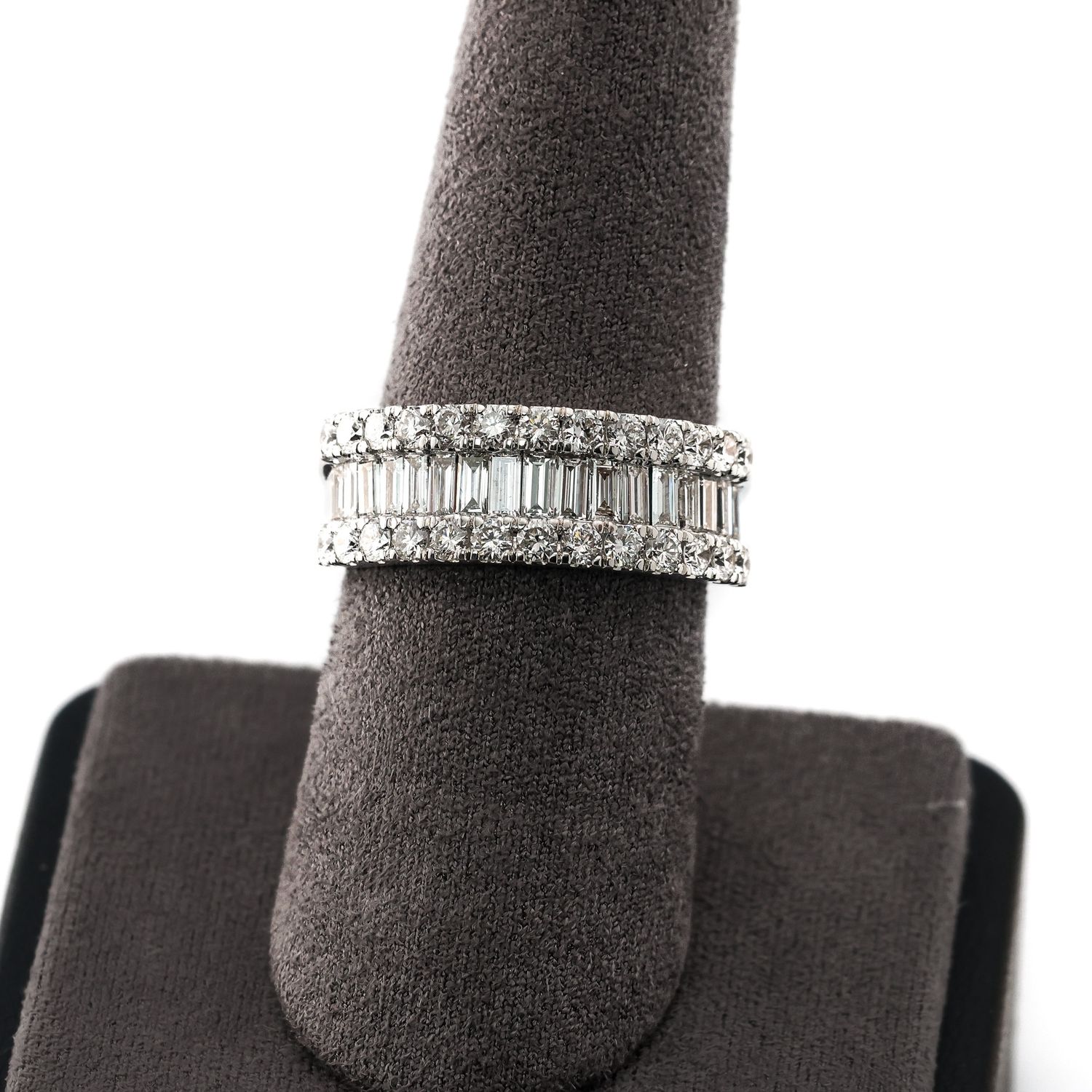 14k White Emerald and Round diamond Ring