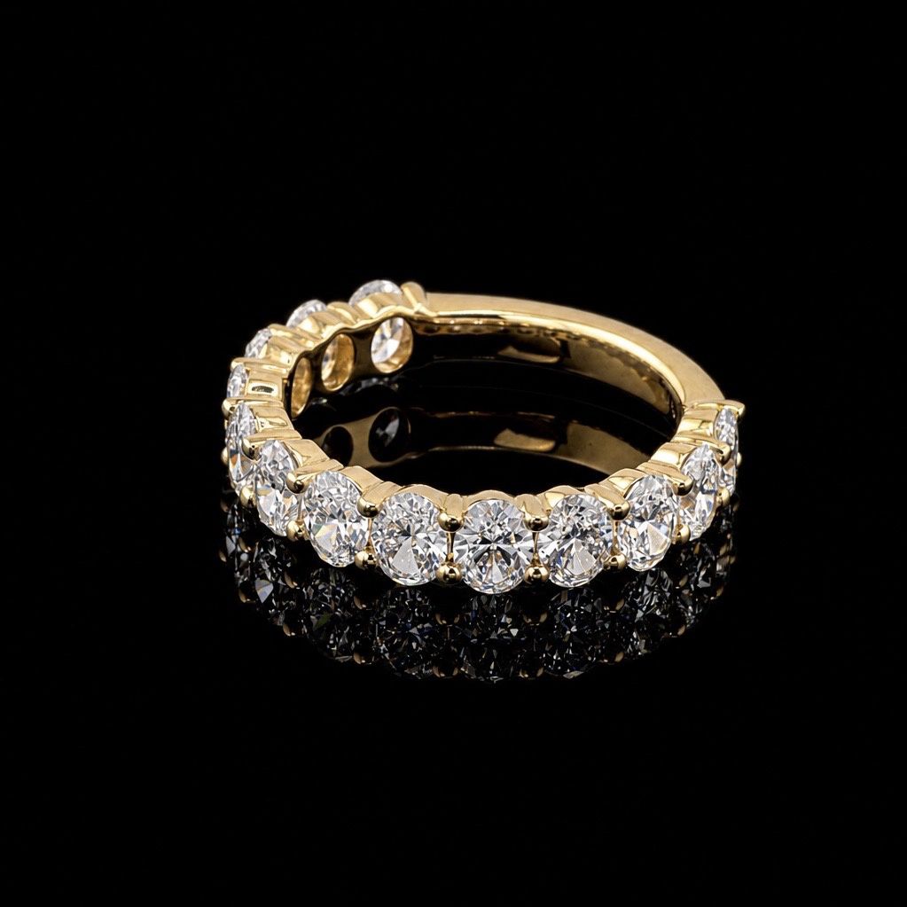 2.70 ctw Oval Diamond Band