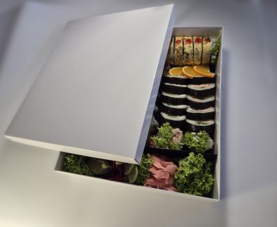SUSHIBOX  Produkt dostępny w rozmiarach S, M, L