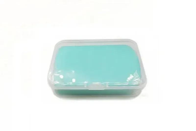 كلاي بار ناعم لتنظيف سطح السيارة