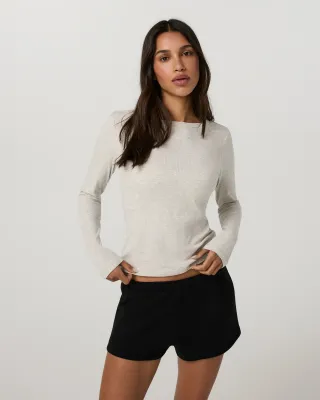 L/S Pose Subtle Scoop