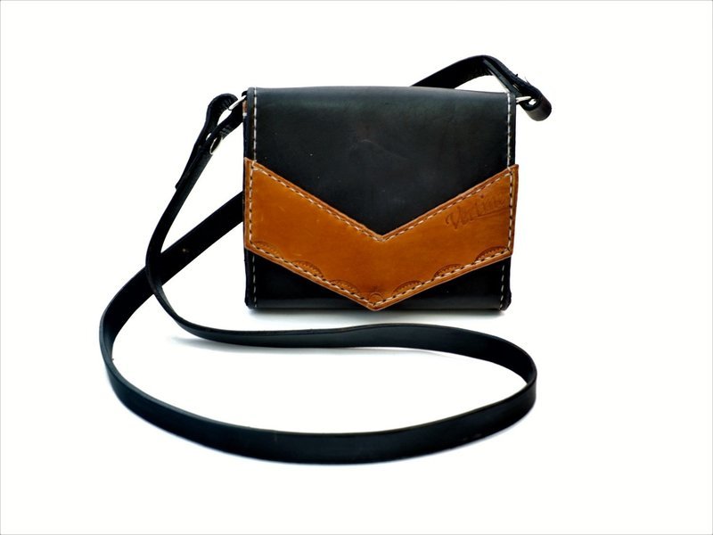 Venice Small Pointing Cross Shoulder/Clutch/Whistler bag, Available color: black, blue, sand, brown