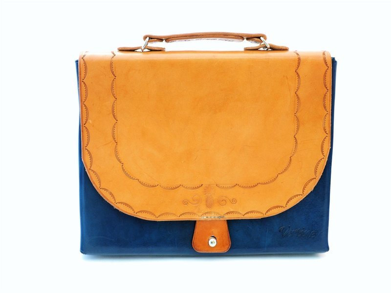 Briefcase type, Blue/sand, Available color: Black/sand, Red/sand