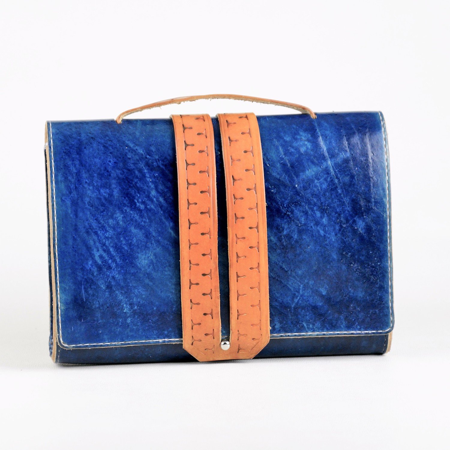 Briefcase type  center strap, Available color:  blue/sand, black/sand