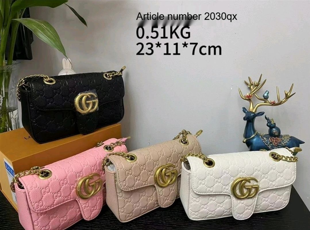 Borsa G con la G in rilievo