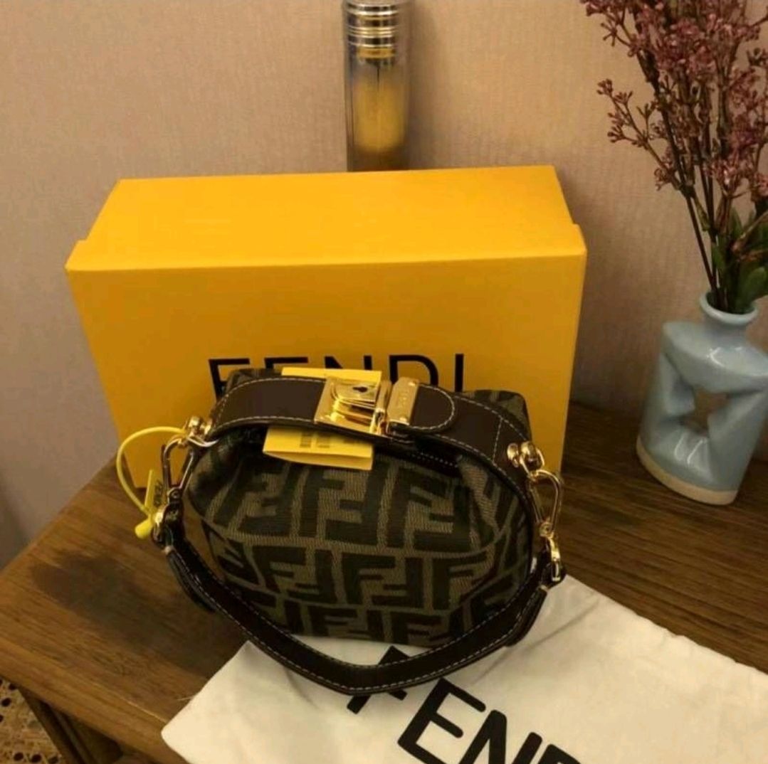 Borsa F