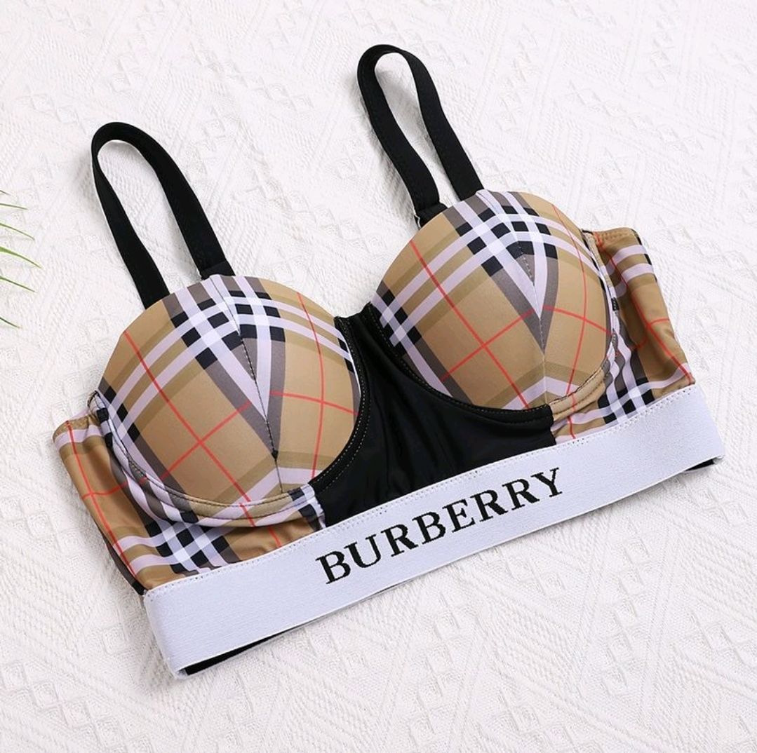 Costume B