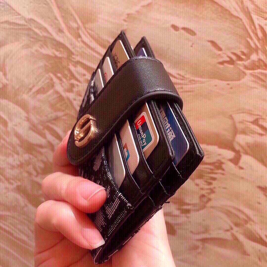 Art.portacarte completa di scatola