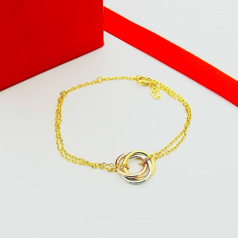 Elegant Interlocking Rings Gold Bracelet