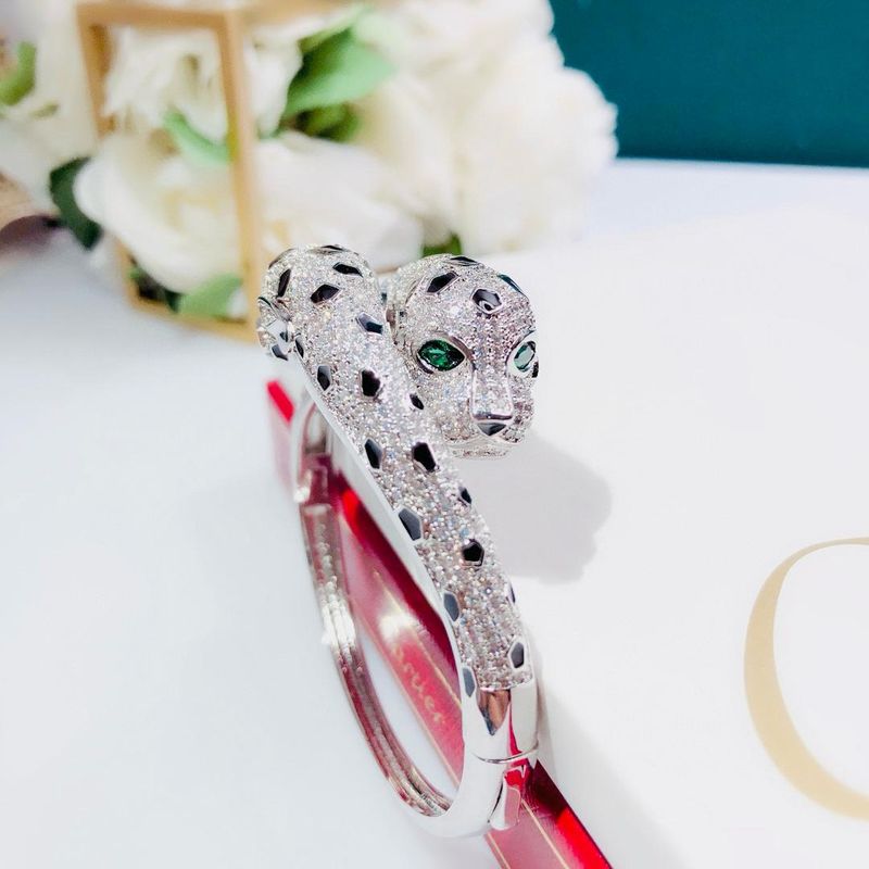 Elegant Panther-Inspired Diamond Bracelet