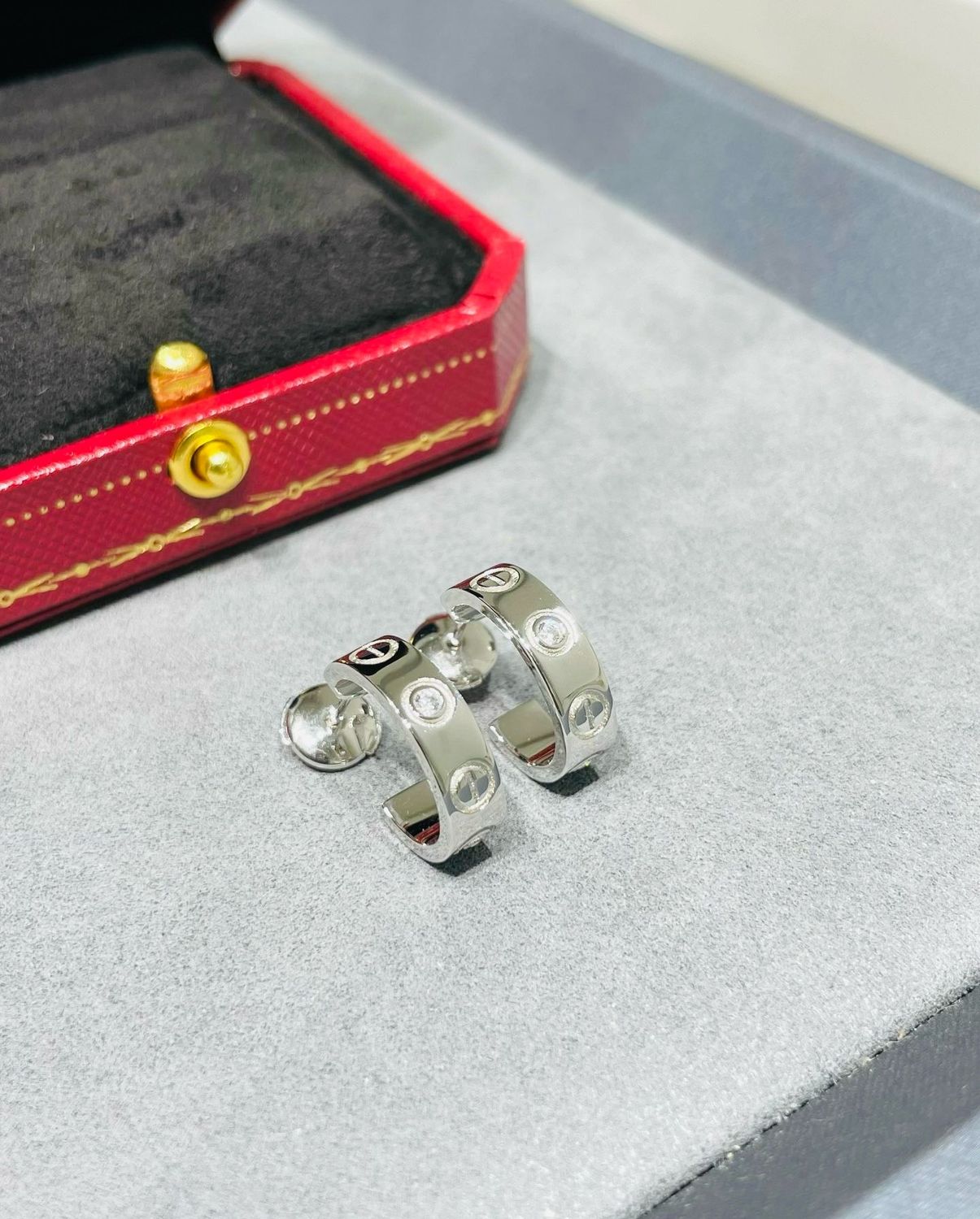 Luxe Screw Motif Hoop Earrings – Gold &amp; Silver Variants
