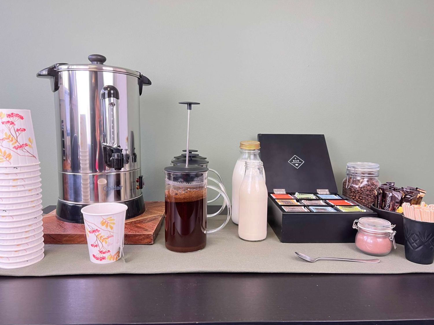 Tea &amp; Coffee - Serves 25
