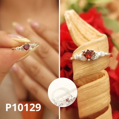 ANILLO DE PLATA 925 CORAZON EN LAS MANOS