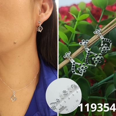 JUEGO DE PLATA 925 FLOR PIEDRAS NEGRAS DIJE Y ARETES 2.5CM