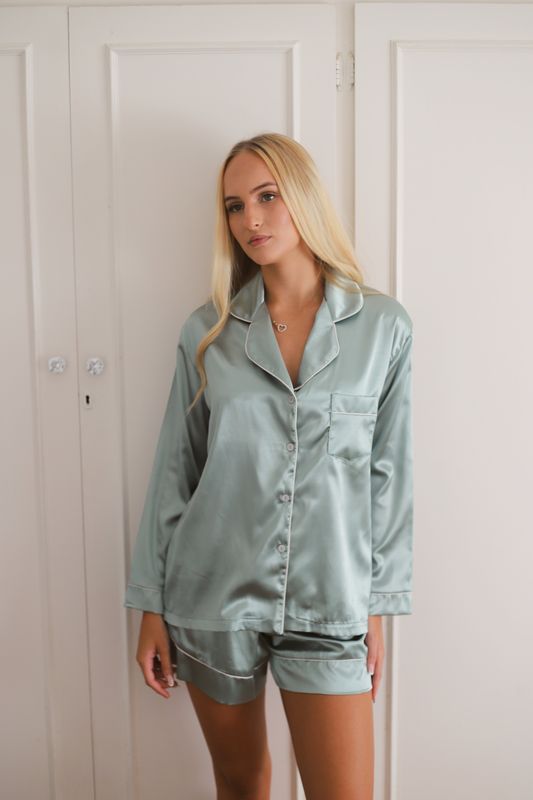 Stretch satin LS shorts set