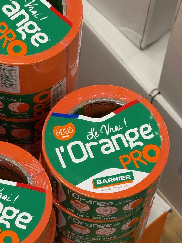 Barnier B6095 - PVC plasticized, coated with rubber adhesive. 50mm x 33 m Barnier B6095 - PVC plasticized, coated with rubber adhesive. 50mm x 33 m