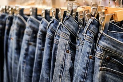 JEANS E PANTALONI