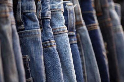JEANS E PANTALONI