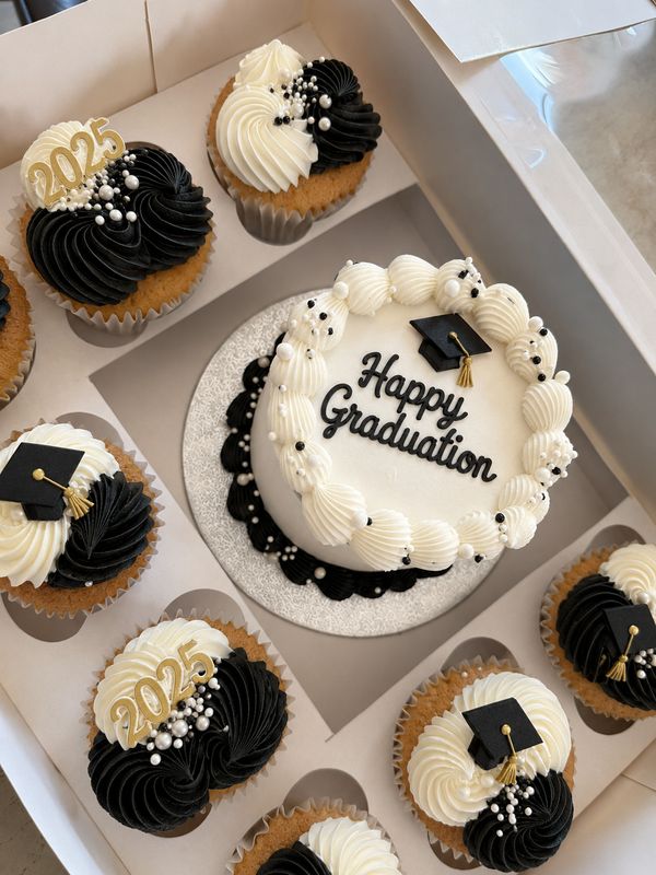 Graduation Bento Cake With Cupcakes