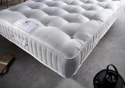 Ultimate Comfort 2000 Pocket Mattress - Soft Feel Single Double King and Super King Size Mattress