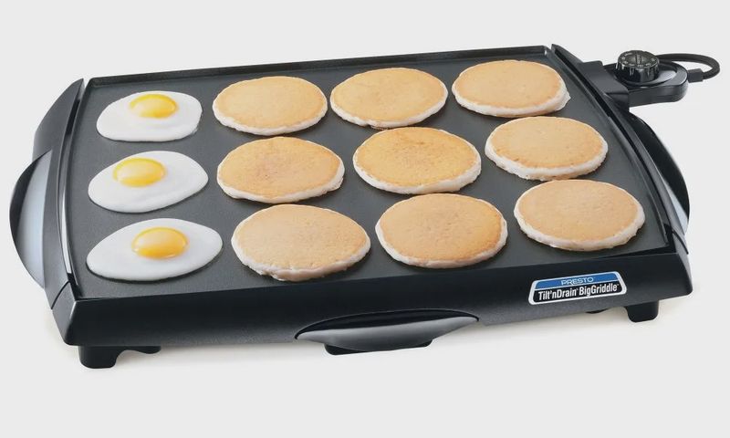 07046 - Presto Tilt &amp; Drain Cool Griddle