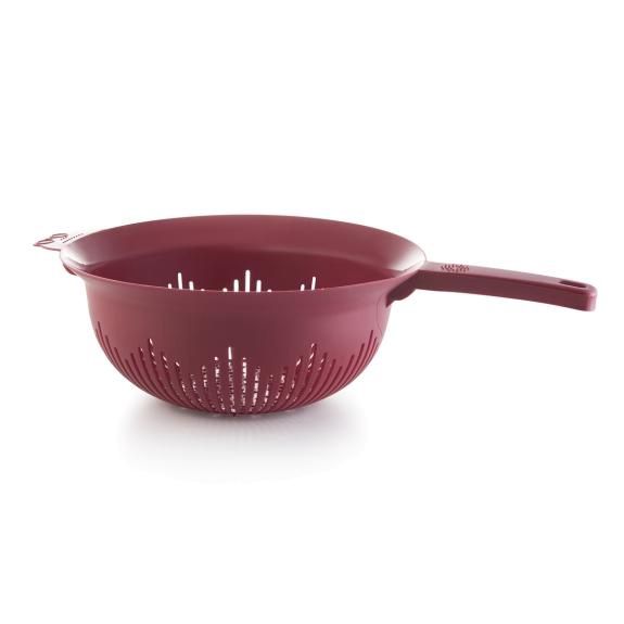 31-1130- Plastic Strainer with Handle 9.75 inch Red