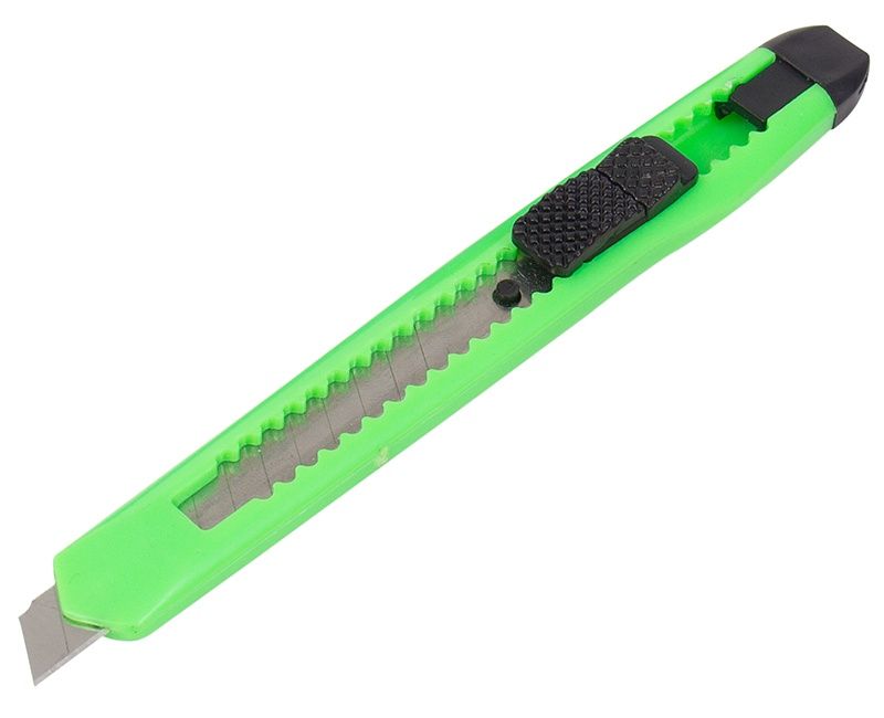 TST90123 - 13-POINT BREAKAWAY KNIFE PLASTIC CARDED