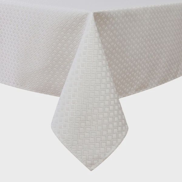 TC1375-70120 - Tablecloth Jacquard Geometric white 70&quot; x 120&quot;