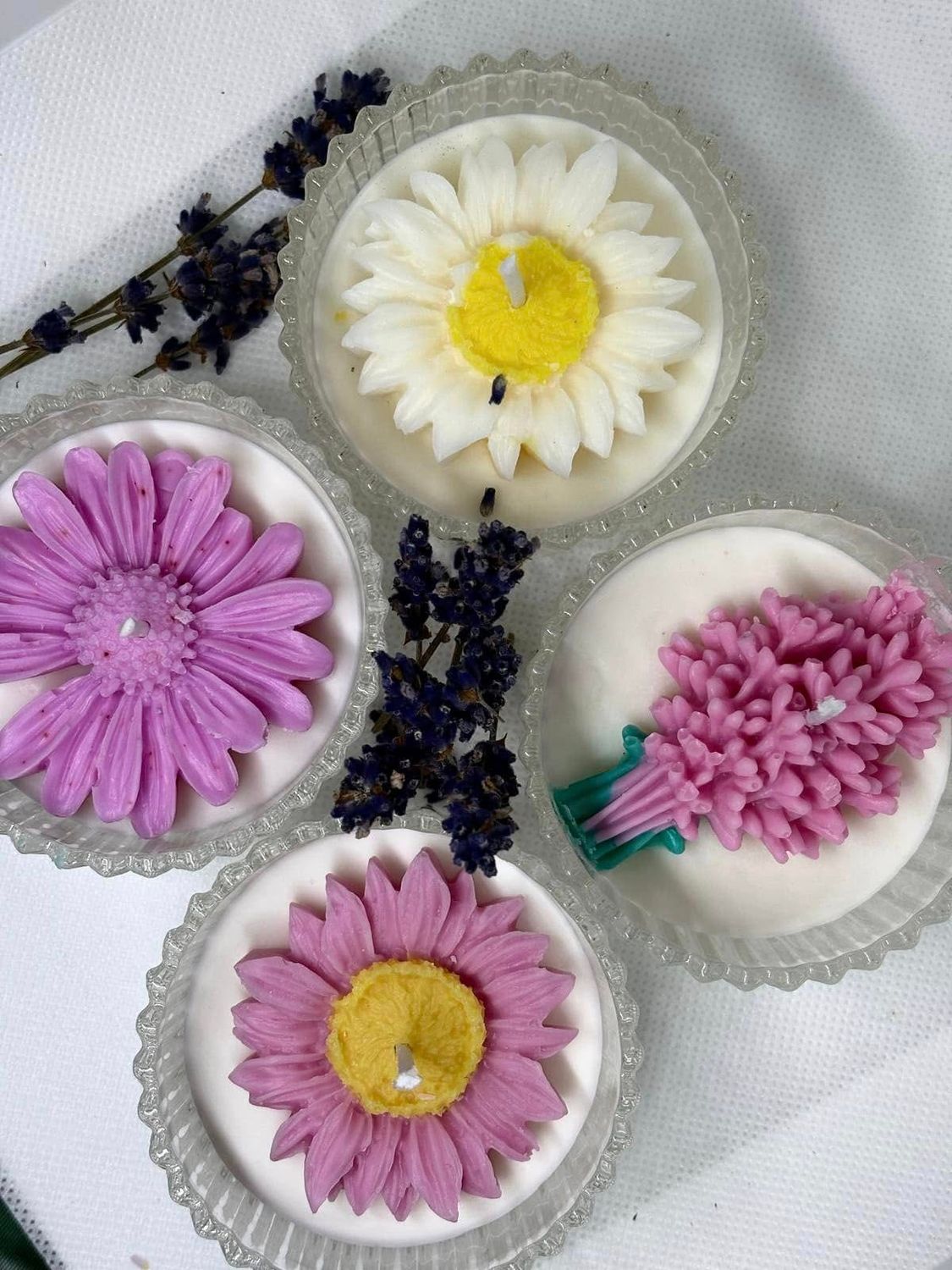 Lumânări decorative cu ulei esențial de lavandă