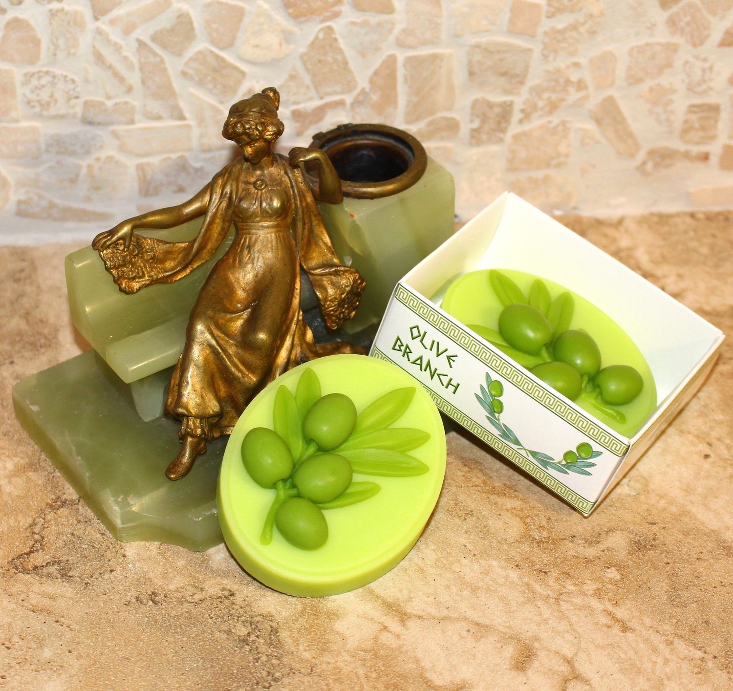 Sapun handmade decorativ „Ramura de maslin”, cu ulei de masline si extract de Aloe Vera, 100 g, SHELSY