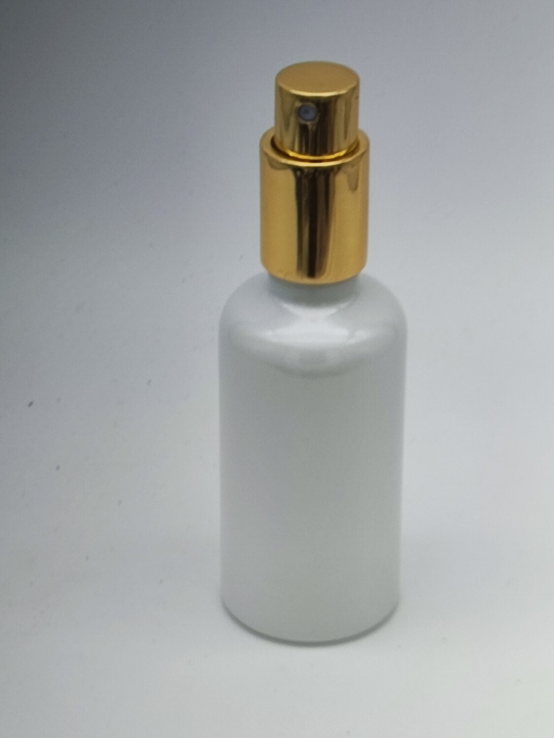 50ml Pearl White White (Coated) Boston Round Glass Bottle (18mm neck) with Gloss Gold Atomiser (no overcap)- BULK 10 Pcs