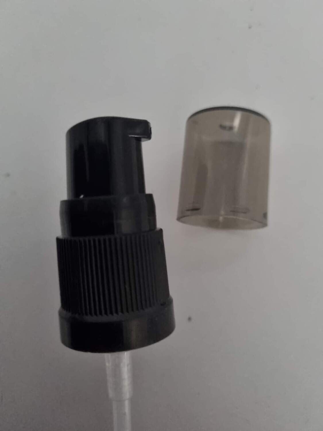 18mm BLACK Lotion Serum Pump 18/410 with Clear Overcap SINGLE BUY (Suit 30mL and less Boston Bottles)