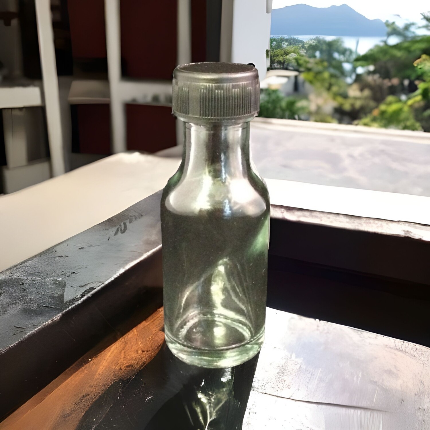 25 ml Clear Glass Bottle with 22mm Black Cap