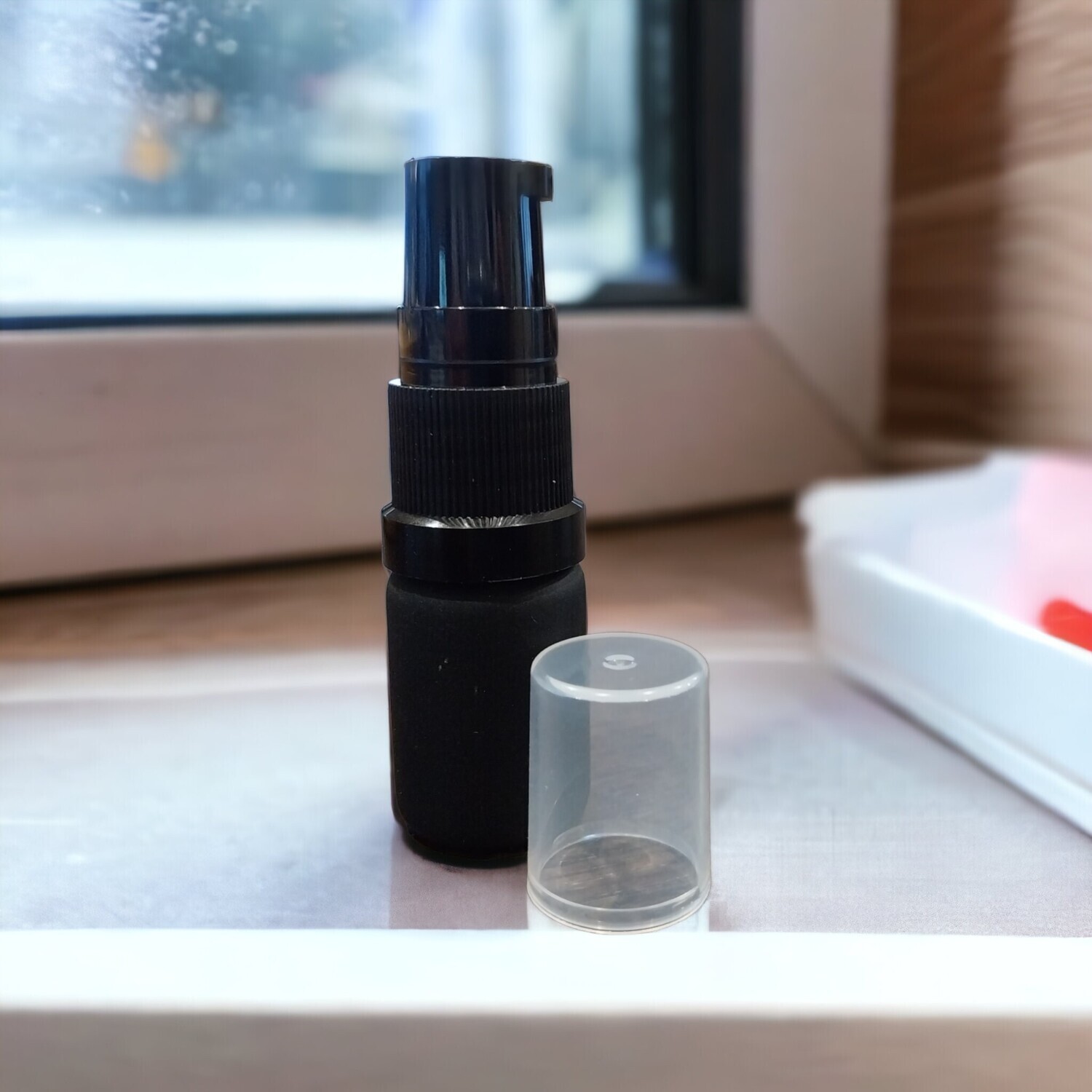 5mL Matt Black Boston Glass wioth Black Serum Pump with SMOKEY CLEAR OverCap