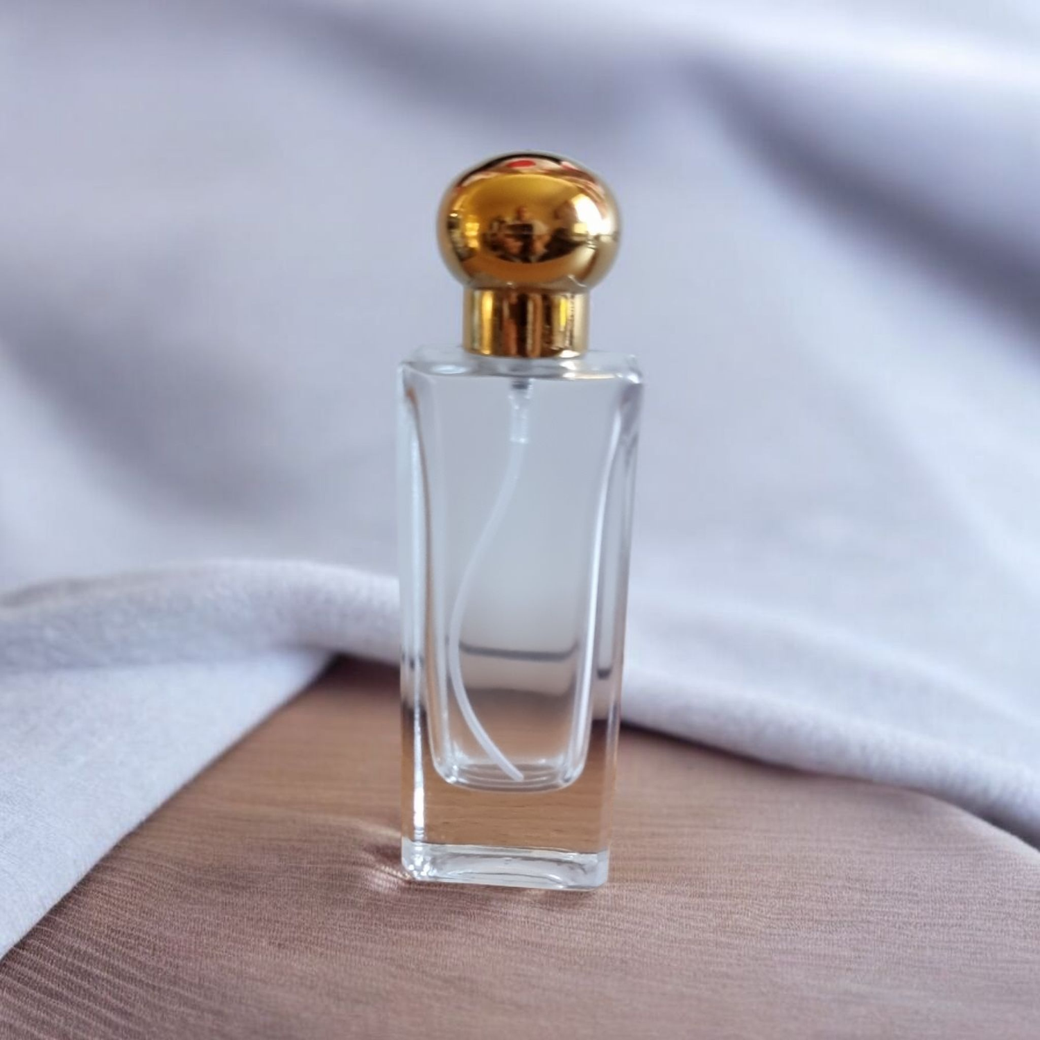 30mL Square Clear Glass Atomiser with Black or Gold Dome Cap (JO MALONE)