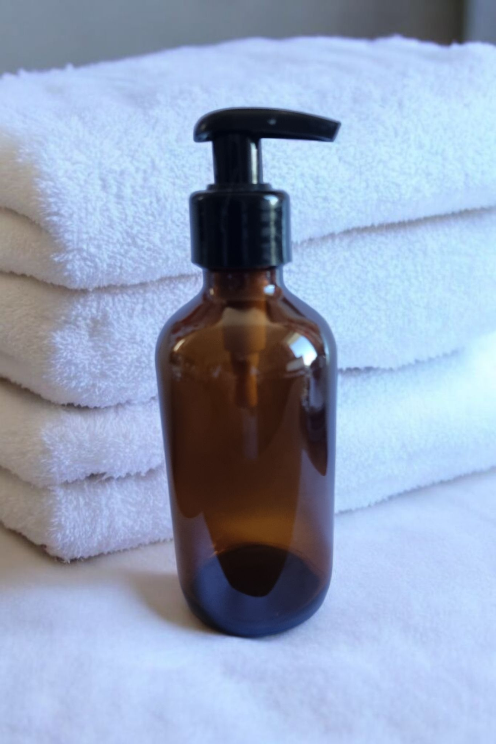 240mL Amber Glass with White (Ribbed) or Black (Non-Ribbed) Lotion Pump