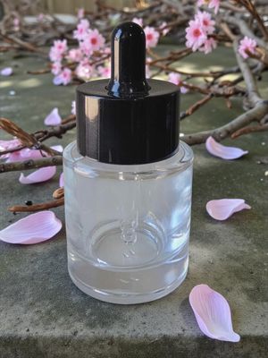 30mm SQUARE SHOULDER CLEAR GLASS DROPPER BOTTLE WITH  GLOSS ALUMINA BLACK CAP &amp; BLACK TEAT - SPECIAL BUY