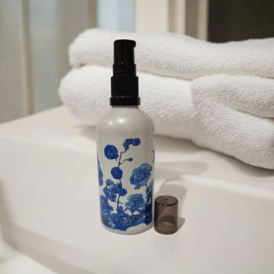 100mL or 50mL Blue &amp; White Floral #2 GLASS  BOTTLE WHITE (COATED) COLOUR BOSTON AROMA 18mm NECK ( BOTTLE &amp; SERUM PUMP)