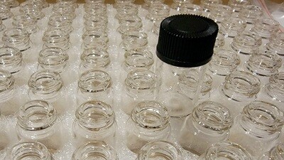 2 mL (1/2 Dram) Display Box Clear Glass Vial with Oriface & Black Cap- BULK 100 PC TRAY