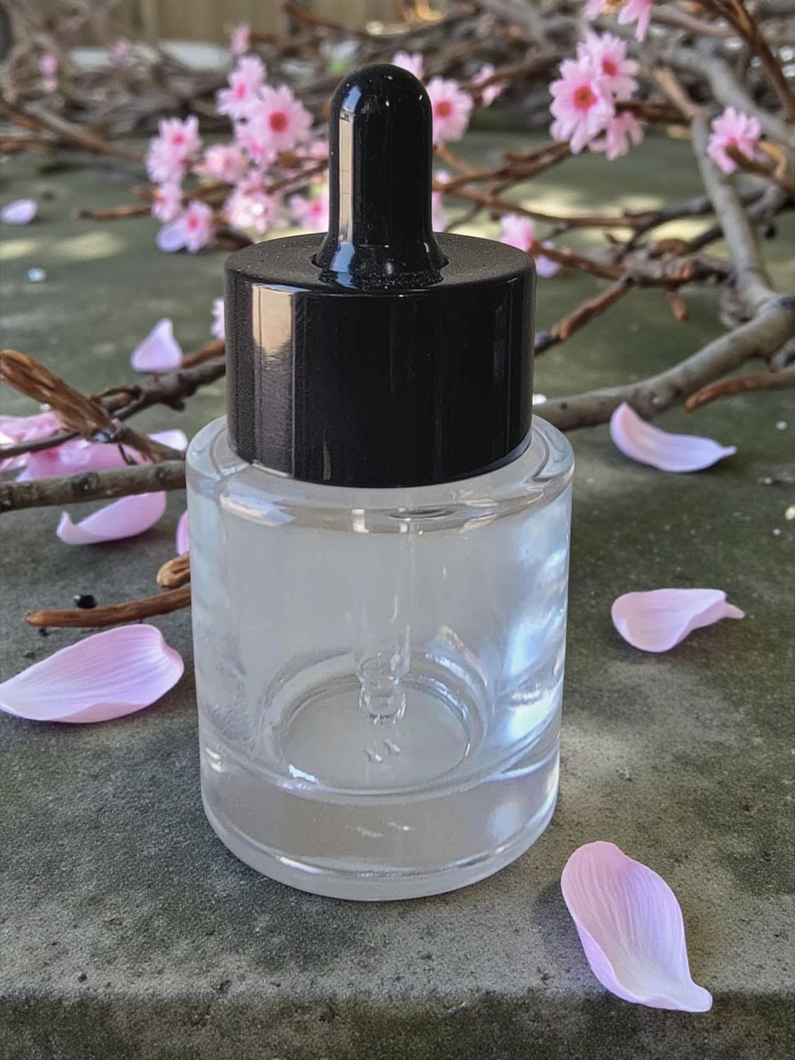 30mm SQUARE SHOULDER CLEAR GLASS DROPPER BOTTLE WITH  GLOSS ALUMINA BLACK 20mm CAP &amp; BLACK TEAT - SPECIAL BUY