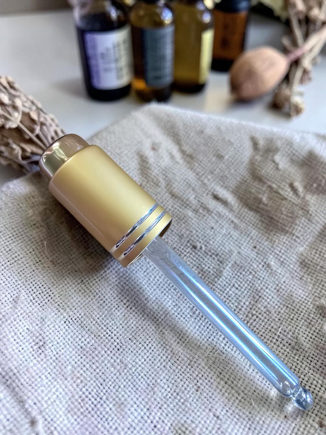 Matt Gold Dropper Press Pumps with choice of Dropper - 18mm (Suitable for Boston Bottles) SPECIAL BUY