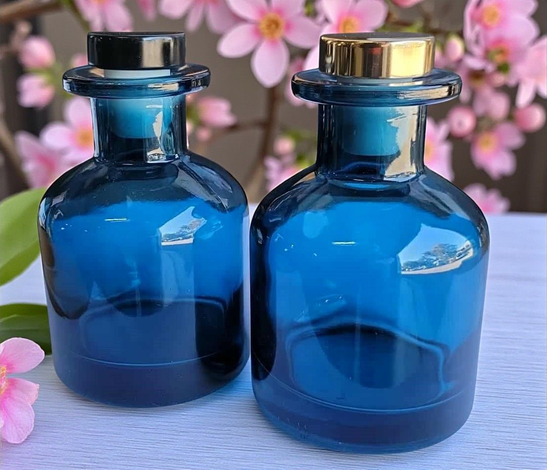 150ML BLUE DIFFUSER/SPIRIT GLASS BOTTLES WITH NECK PLUG AND RANDOM COLOURED STOPPER PACK OF 6 - SPECIAL BUY